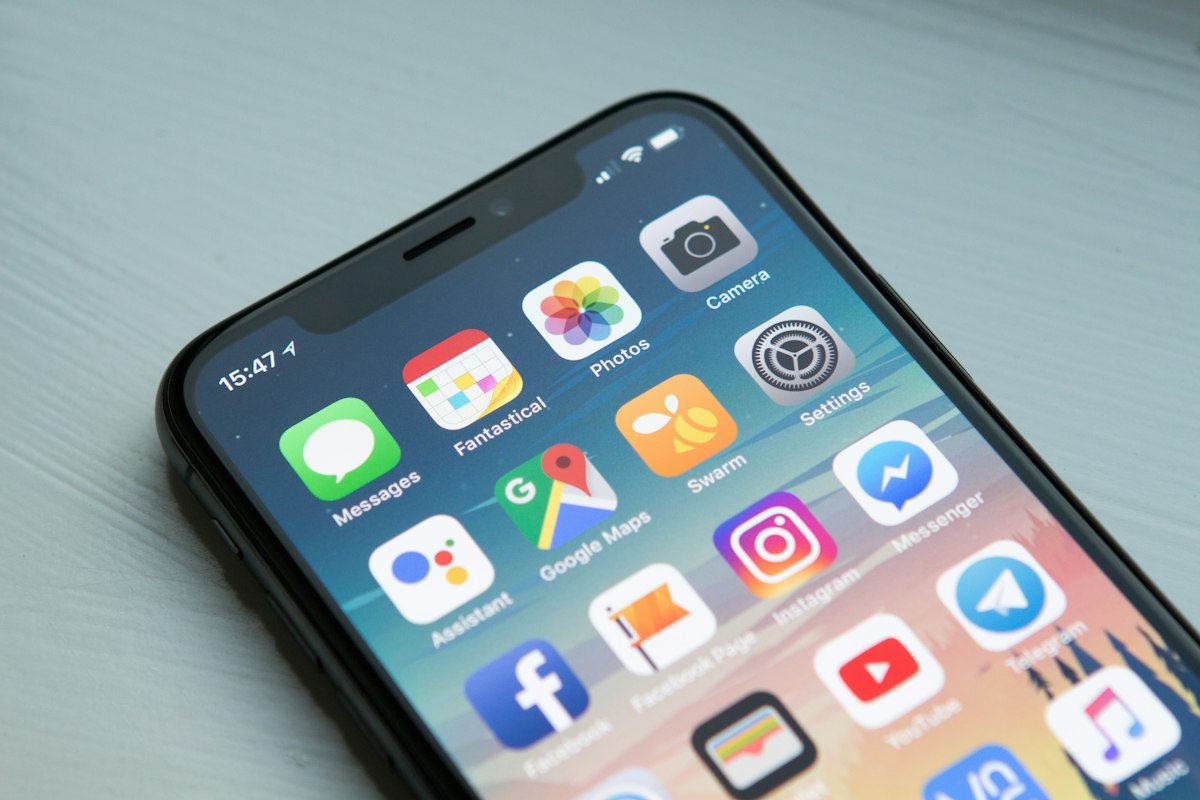 WhatsApp Broadcast vs. Traditional SMS Marketing: What Salons & Spas Need to Know in 2026